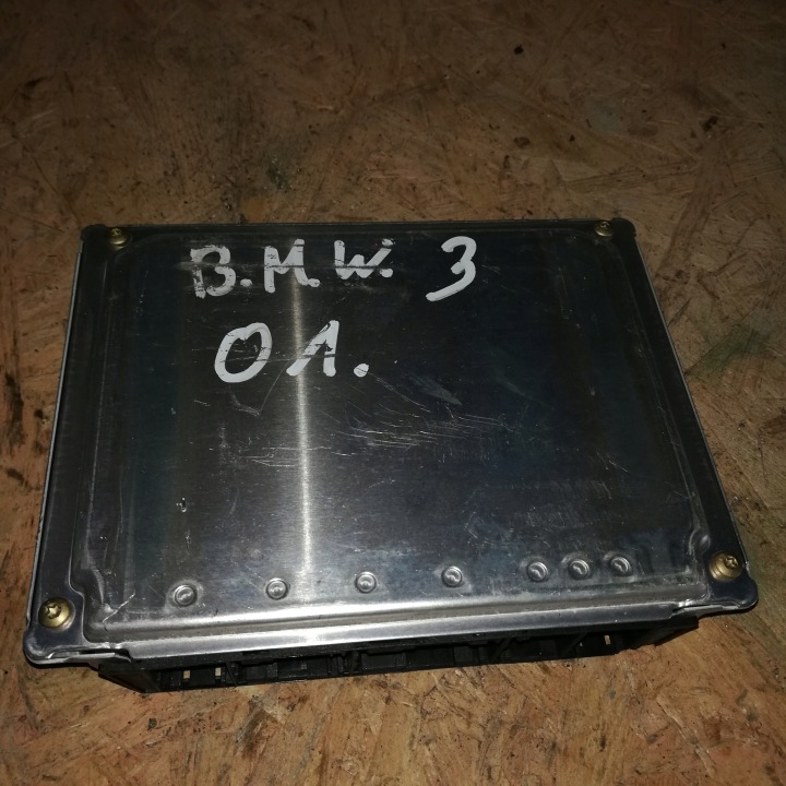 ORDINATEUR MOTEUR BMW E46 0261204420 DMEB 1430450