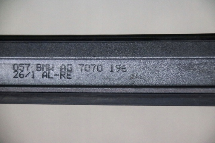 BMW E60 MOULURE TOITS TOITS DROITE 7070196