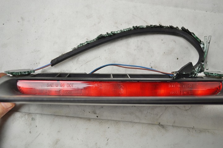 CITROEN C5 LIFT 04-08 LANTERNE 3 STOP PIED DANS CLAPET