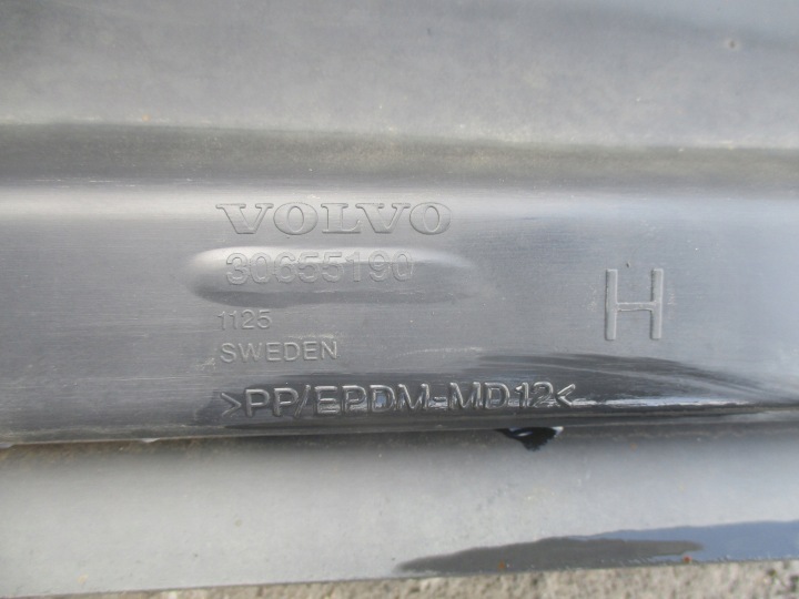 VOLVO XC90 REVÊTEMENT MOULURE SEUIL DROITE 30655190