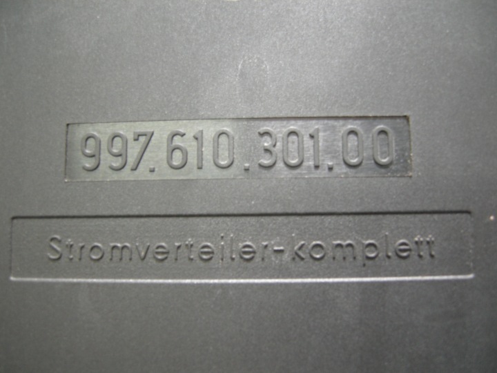 BOÎTE FUSIBLES PORSCHE OE 99761030100