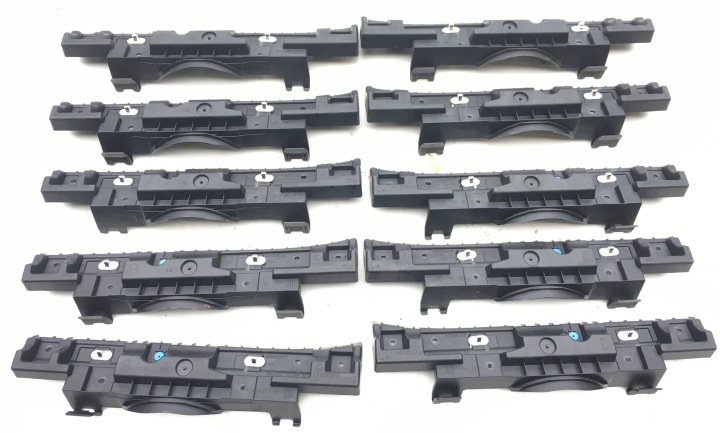 RENAULT OE 7703074610 BOUCHON SEUIL