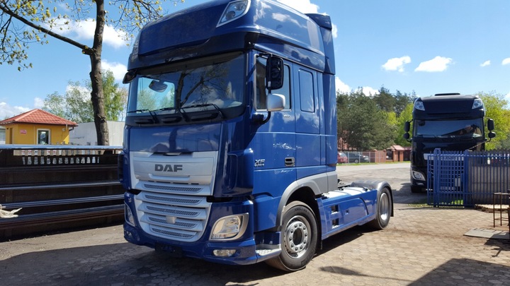 DAF XF 106 EUROPA 6 CONSTRUCCIÓN SPOILERS ENTRE EJES 