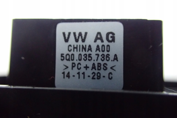 AUDI RS3 8V PRISE USB 8V0035736B 5Q0035736A