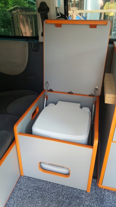 TOALETA CASIER AVEC TOALETA THETFORD CAMPING-CAR CAMPER