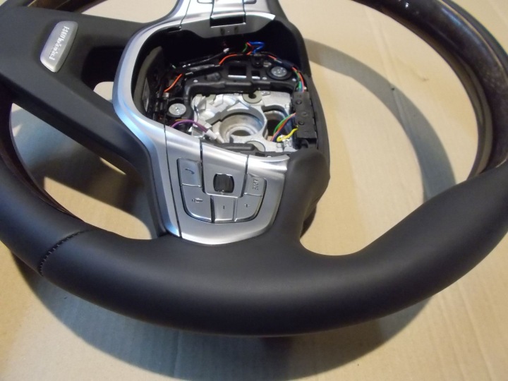 BMW 7 G11 G12 INDIVIDUAL VOLANT 6883683