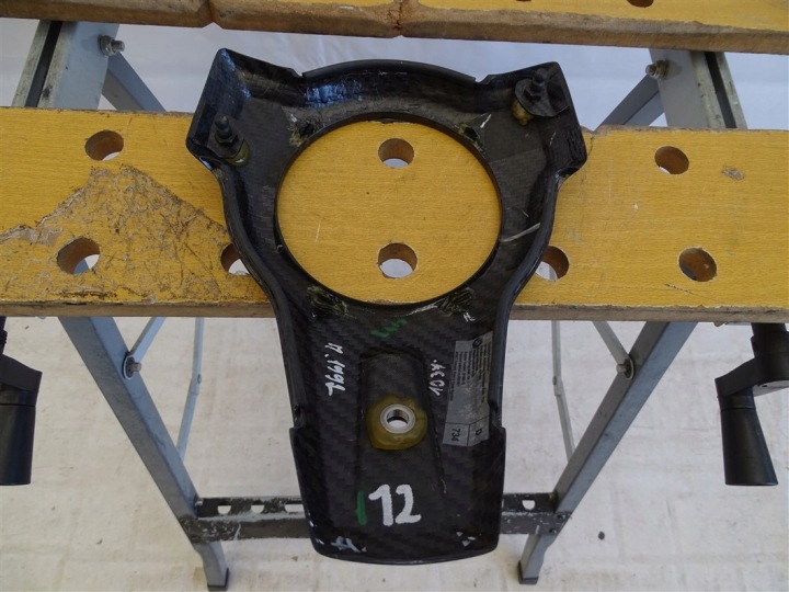 REVÊTEMENT SUR RÉSERVOIR GOULOTTE DE REMPLISSAGE DE CARBURANT BMW HP CARBONE 8551921
