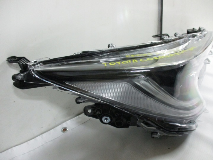PHARE AVANT AVANT COROLLA E210 2019 ANNÉE FUL LED 8115002S70