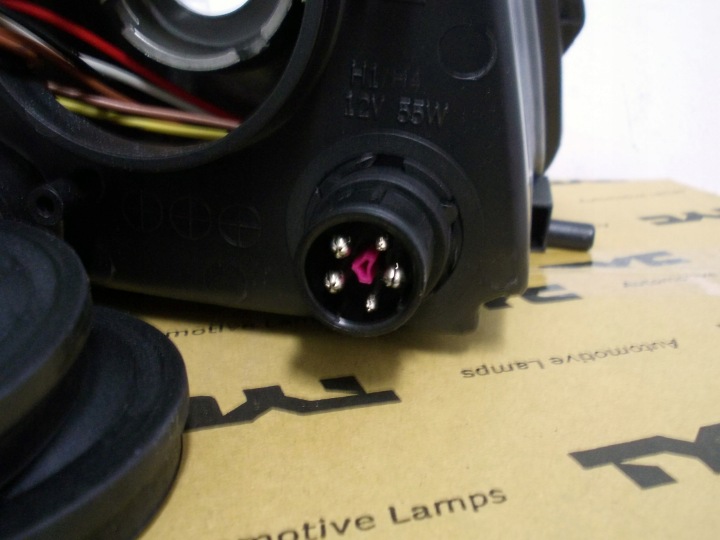 PHARES MIG. PHARES H4+H7 PASSAT B5 96-00 TYC