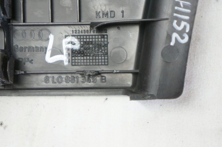 AUDI A6C5 CALANDRE PROTECTION RAIL SIÈGE 8L0881349B