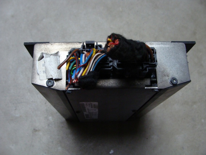 AMPLIFICATEUR BENTLEY 3W7035456C BY615