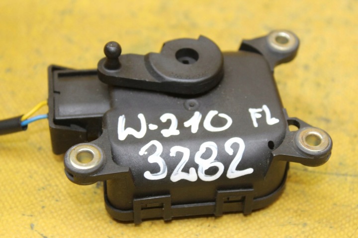 PETIT MOTEUR RÉCHAUFFEURS W210 2.7CDI 0132801108