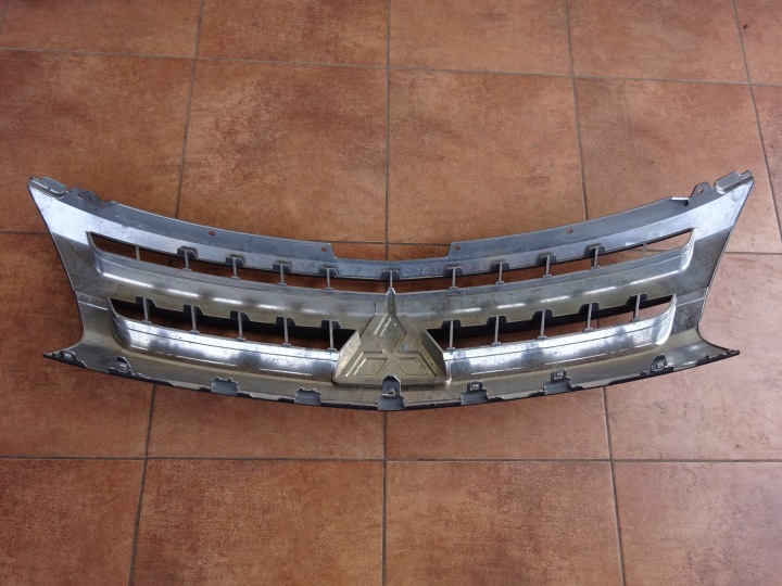 MITSUBISHI L200 2017-2019 17-19 GRILLE CALANDRE AVANT