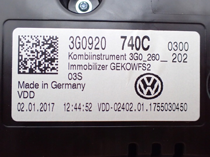 VW PASSAT B8 1.4TSI COMPTEUR TABLEAU DE BORD 3G0920740C