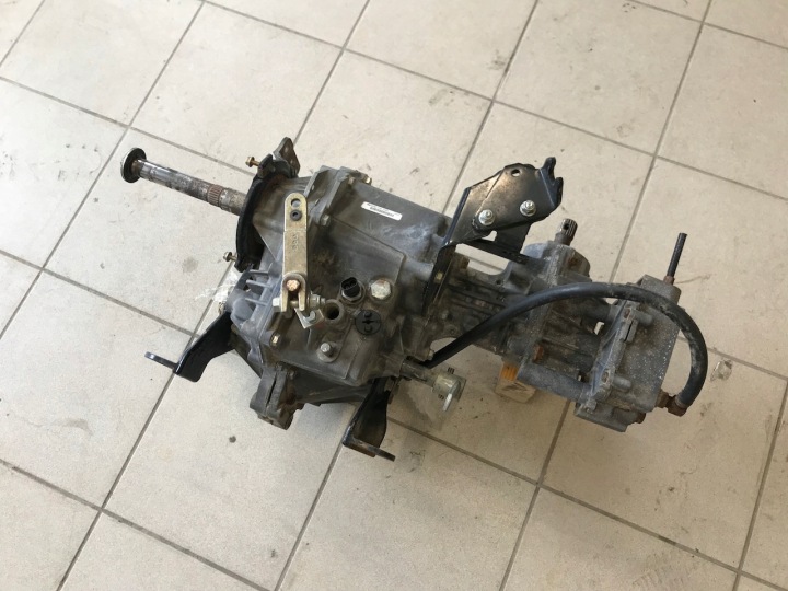 BOÎTE DE VITESSES JOHN DEERE GATOR XUV 855D MIA12143