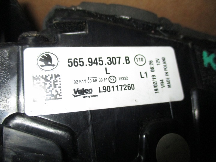 PHARE COUVERCLES DE COFFRE ARRIÈRE SKODA KADIAQ LED 565945307B