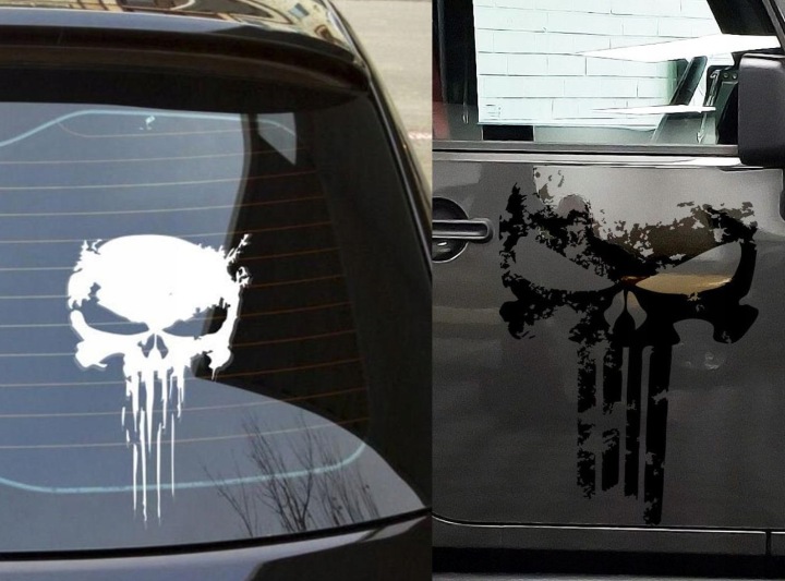 AUTOCOLLANT PUNISHER CHÂSSIS SKULL CALOTTE 35 CM AB17