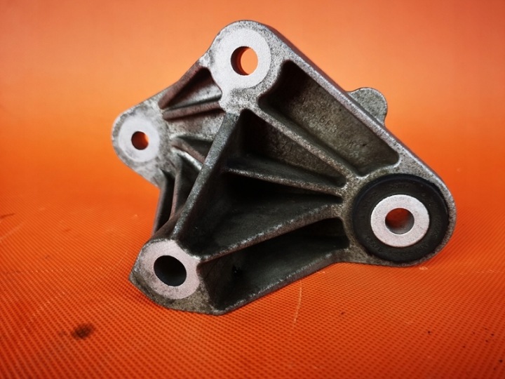 VOLVO V40 D2 1.6 POIGNÉE FIXATION MOTEUR 2 PIÈCES ENSEMBLE