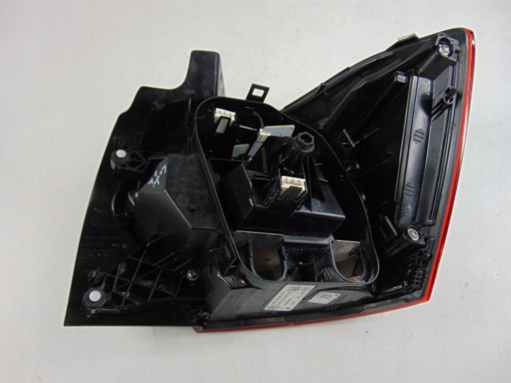 PHARE LED GAUCHE ARRIÈRE VW POLO VI 17- 2G0945207B