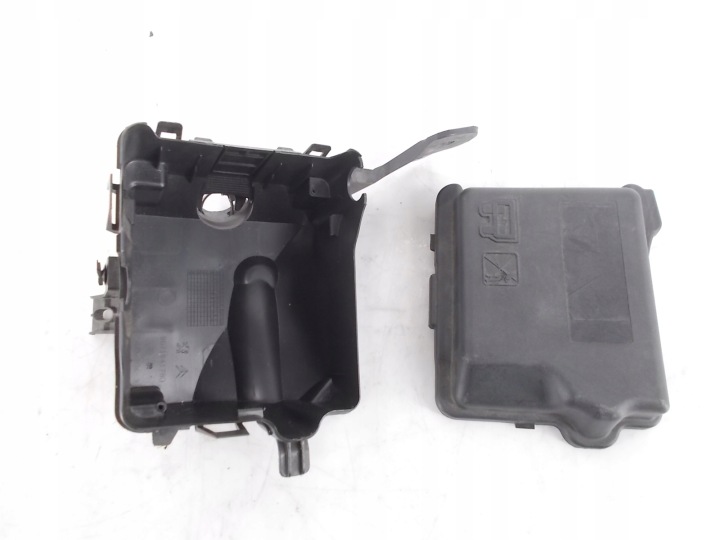 BOÎTE FUSIBLES PEUGEOT 208 1,4 HDI