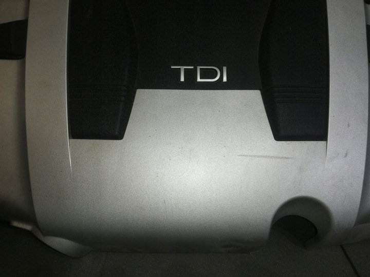 PROTECTION COUVERCLE MOTEUR AUDI A8 D3 4.0 TDI V8