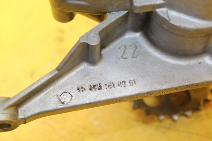 POMPE HUILES VITO W638 2.2DCI 6061810801