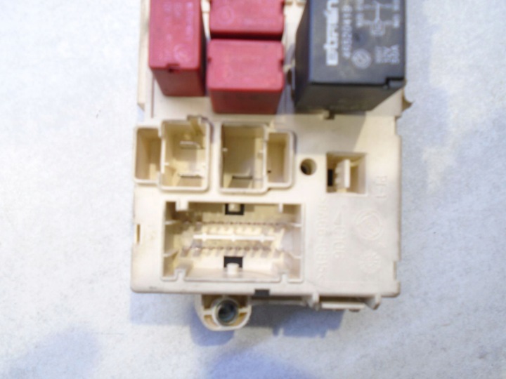 BOÎTE FUSIBLES FIAT STILO 1.2B 46750594