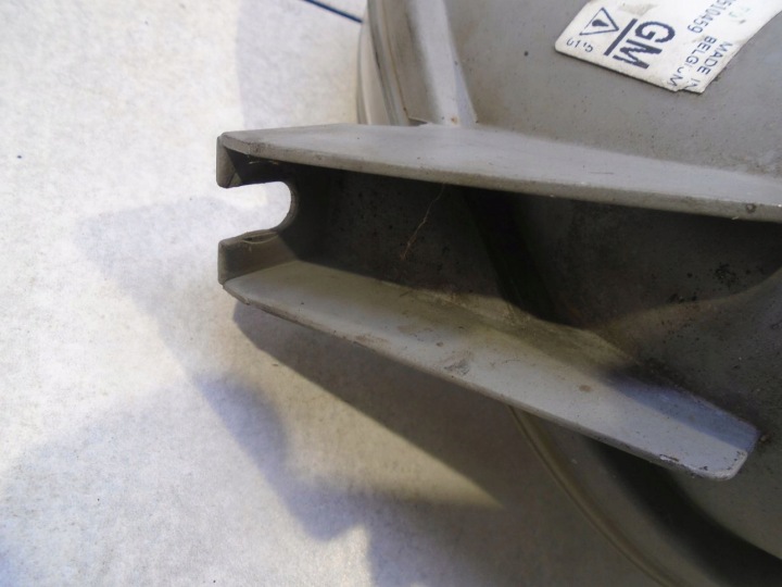 PHARES ANTIBROUILLARD GAUCHE OPEL TIGRA 1.4 16V 090510459