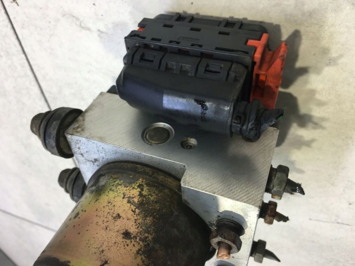 POMPE ABS KIA RIO I 1.3 0K30C437A0 AC0450-0151