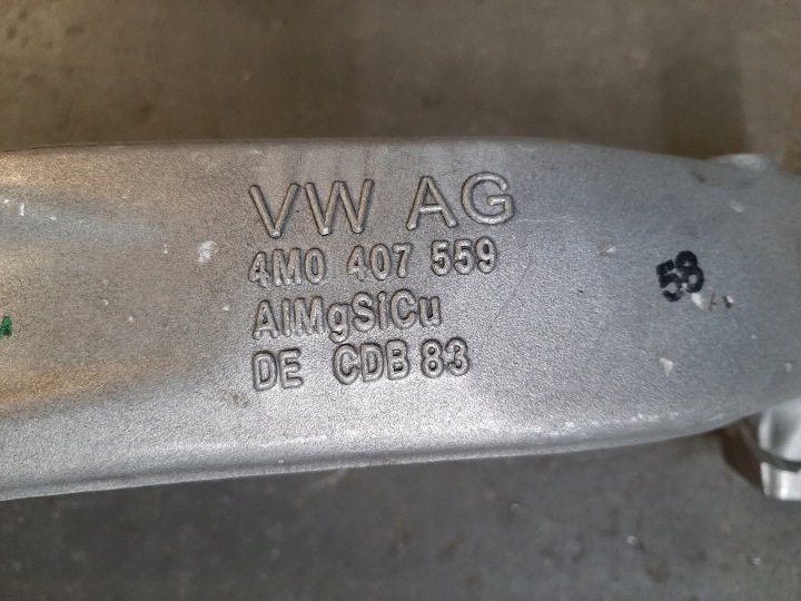 ROTULE DE DIRECTION COMPLÈTE GAUCHE AVANT AUDI Q7 Q8 4M0407559