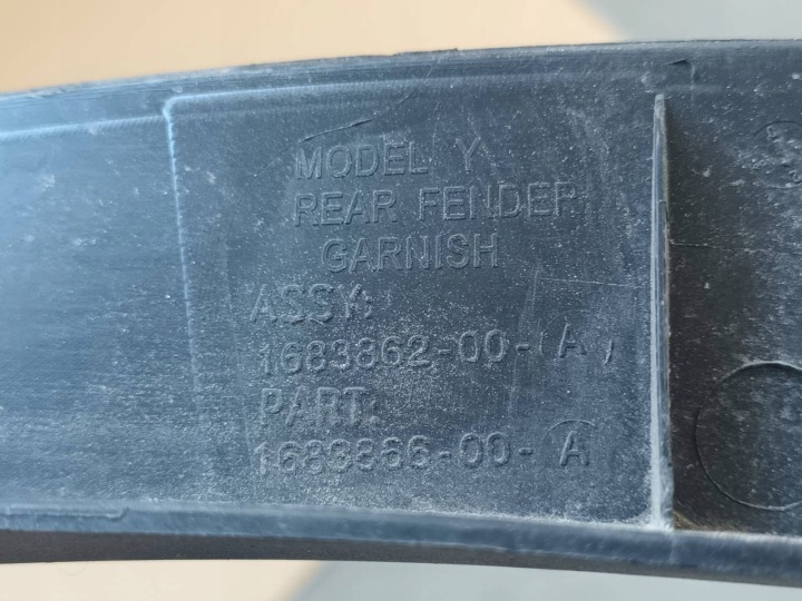 TESLA MODÈLE Y MOULURE SUR AILE ARRIÈRE DROITE ARRIÈRE DROIT ORIGINE