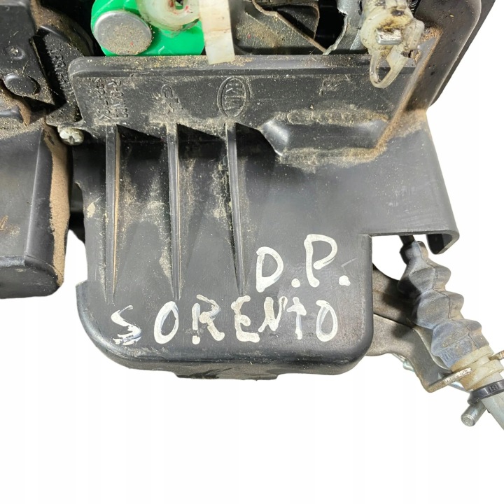 SERRURE DE PORTE AVANT DROITE CÔTÉ KIA SORENTO A045777