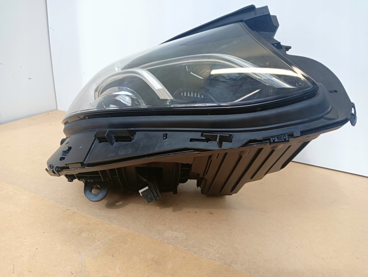 PHARE DROITE MERCEDES E CLASSE DANS 213 PERFORMANCE LED