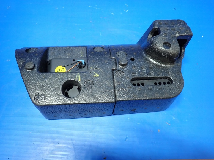 PCS COMPRESSEUR VERS ROUES OREILLE À REMORQUAGE OPEL MERIVA B 328912134