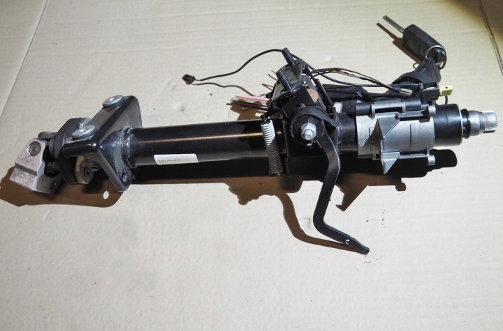 A-KLASA W169 W168 VANEO W414 CROISILLON COLONNES DIRECTION A1684620378