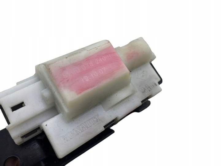 SERRURE COUVERCLES DE COFFRE COUVERCLES DE COFFRE RENAULT MEGANE II 8200076240