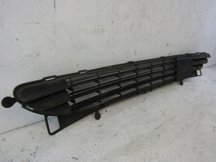 PEUGEOT 307 GRILLE PARE-CHOCS CENTRALE AVANT 9634014477