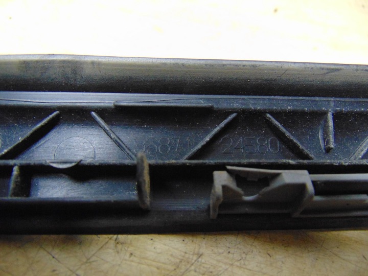CITROEN C4 II MOULURE VITRES DROITE AVANT AVANT