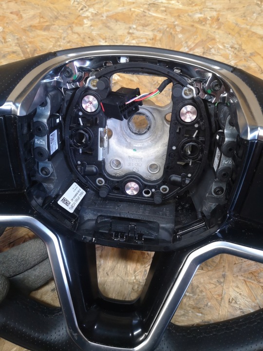 LAND ROVER DISCOVERY SPORT LIFT VOLANT M8A2-3F563-MC8PVJ
