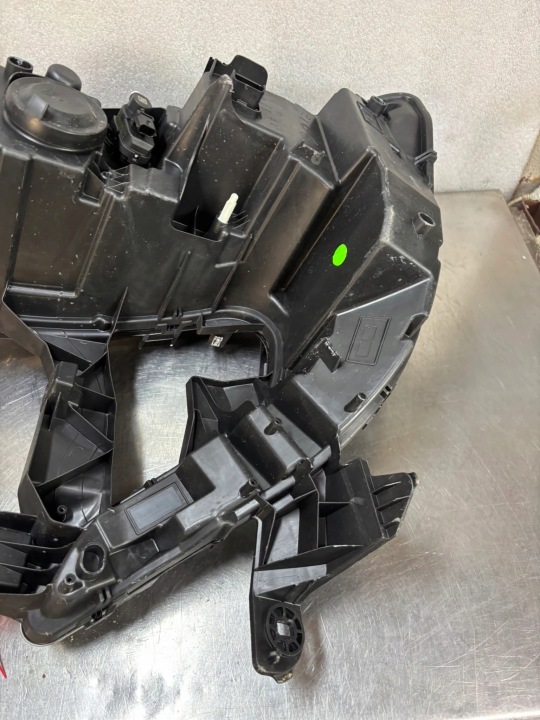 PHARE DROIT AVANT RENAULT MASTER IV 4 V 5 25- 260106174R EUROPE
