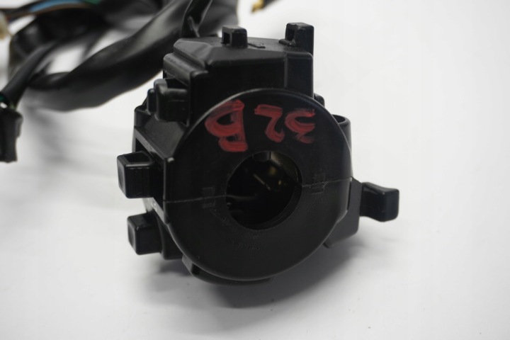 HONDA CBR 954-RR SC50 02-04 COMMUTATEUR GAUCHE