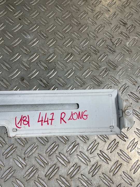 VITO 447 15- MOULURE CALANDRE PORTES LATÉRALES DROITE A4476900370