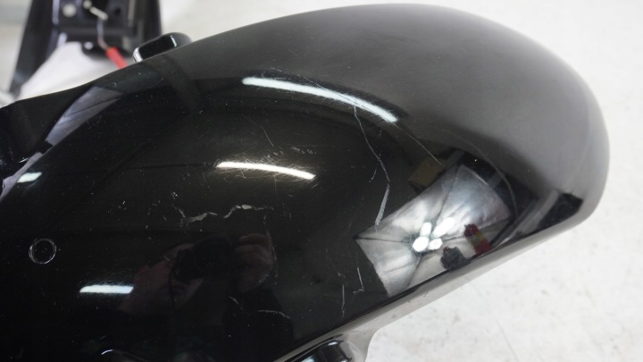 I739 YAMAHA XSR 900 AILE PASSAGE DE ROUE AVANT B90-21511