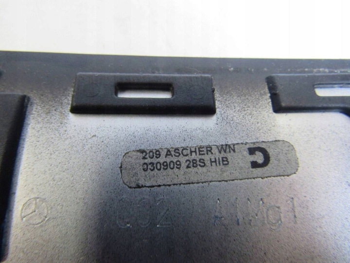 MERCEDES CLK A209 C209 W209 209 CAPUCHON CLAPET CENDRIERS 2096800550