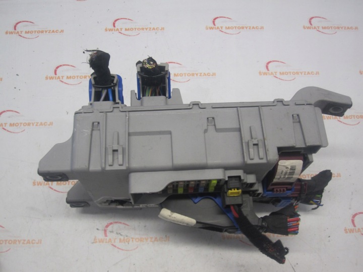 OPEL COMBO D MODULE FUSIBLE 00520028650 28444383 68186604