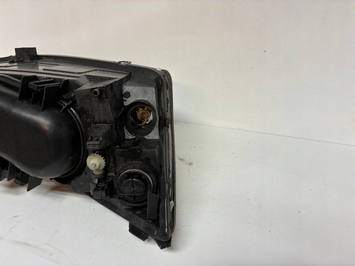 FORD MONDEO MK3 LIFT 1S71-13006-SE PHARE AVANT AVANT GAUCHE EUROPE