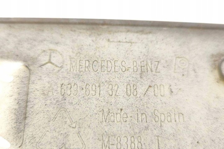 MOULURE GAUCHES LATÉRALES PORTES MERCEDES-BENZ VIANO (W639) A6396913208 2.2L