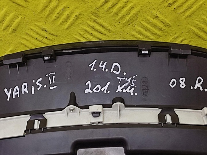 TOYOTA YARIS II 1.4 D COMPTEUR 838000D630D