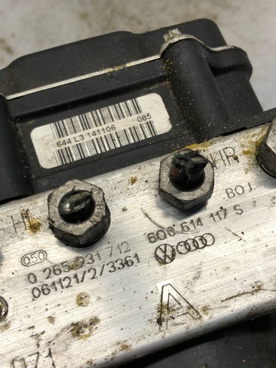 CONTRÔLEUR POMPE ABS 0265231712 6Q0614117S 0265800511