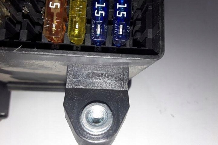 BOÎTE FUSIBLES VW PHAETON (3D_) 3D2937495 3.0L DIESEL 165KW 2007